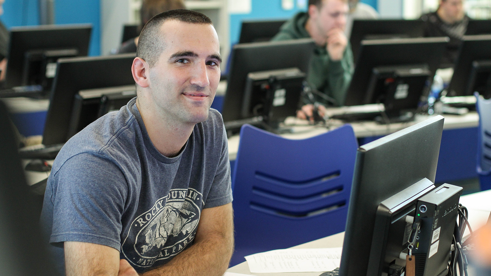 Student in a computer lab