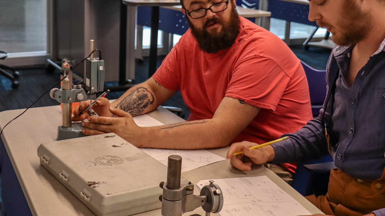 Students in a manufacturing class