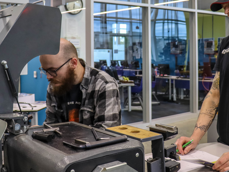 Students working in the manufacturing lab