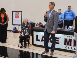 Liz Miller honored by LMC